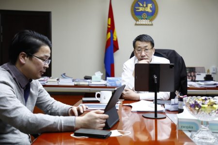 ХИЧЭЭЛИЙН ЖИЛИЙН БҮТЦЭД ӨӨРЧЛӨЛТ ОРУУЛАХ АСУУДЛААР ЦАХИМ ХУРАЛ ЗОХИОН БАЙГУУЛАВ