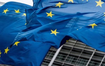 Эдийн засгийг дэмжих арга хэмжээ зээлжих зэрэглэл буурахад нөлөөлсөн гэв