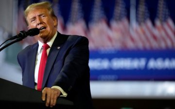 Доналд Трамп Ерөнхийлөгчийн сонгуульд ялалт байгуулбал АНУ-ыг НАТО-оос гаргахаа анхааруулжээ