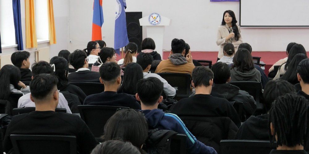 “Хүрээ” дээд сургуулийн оюутнуудад авлигын эсрэг сургалт зохион байгуулав