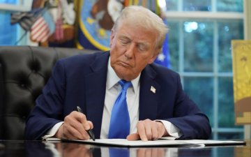 АНУ-ын Ерөнхийлөгч Д.Трамп гадаадын мэргэшсэн ажилтны визийн хураамжийг 100 мянган ам.доллар болгожээ 