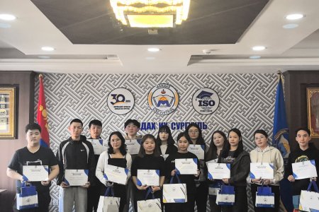 “ГАДААД ХЭЛНИЙ ТЭНХИМИЙН 7 ХОНОГ” ҮЙЛ АЖИЛЛАГААГ АНГЛИ, МОНГОЛ, СОЛОНГОС, ЯПОН ХЭЛНИЙ ХИЧЭЭЛИЙН ХҮРЭЭНД ЗОХИОН БАЙГУУЛЛАА.