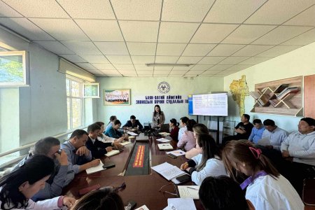 ЭРҮҮЛ МЭНДИЙН ГАЗРЫН ДАРГА ХОЛБОГДОХ МЭРГЭЖИЛТЭНҮҮД АЙМГИЙН ЗООНОЗ ӨВЧИН СУДЛАЛЫН ТӨВД АЖИЛЛАА.
