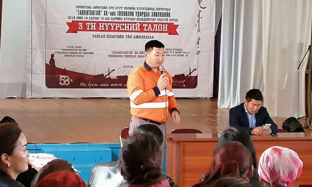 “ТАВАНТОЛГОЙ” ХК-ийн ТУЗ-ийн шийдвэрээр Өмнөговь аймгийн өрх бүрт 3 тн нүүрс олгохоор болсон билээ