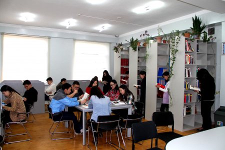 Нийтийн номын сангууд зөвхөн өнөөдөр уншигчийн карт үнэгүй нээж байна