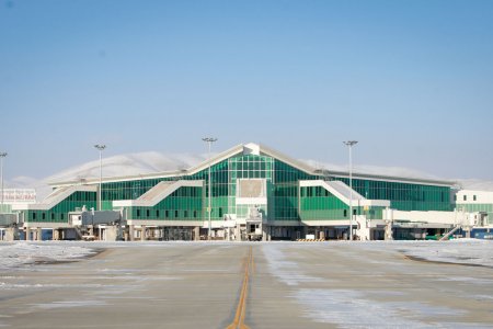 Хөшигийн хөндийн нисэх буудалд оффисын зориулалттай барилга барьж, зогсоолыг нь өргөтгөнө