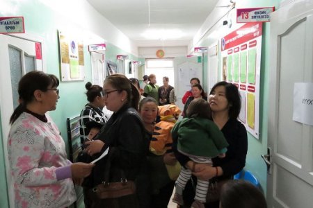 “Эрүүл иргэн” аяны хүрээнд иргэдийг төрөлжсөн нарийн мэргэжлийн үзлэг, оношилгоонд хамруулж эхэллээ