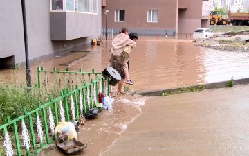 Цахилгаангүй болсон тул иргэд 2-3 хоногийн хугацаанд гэрээ орхиж байна