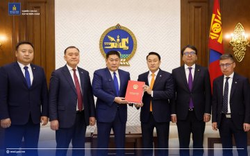 Нийтийн албан тушаалтны хууль бус хөрөнгийг иргэний журмаар нэхэмжлэх, нөхөн төлүүлэх тухай хуулийн төслийг өргөн мэдүүллээ