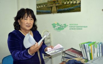 Х.Алтанцэцэг: Айлын эхнэрт “Чи манай газрыг мэдэх болоогүй” гээд алгадуулж үзсэн ч зорьсон ажлаа үргэлжлүүлж явна