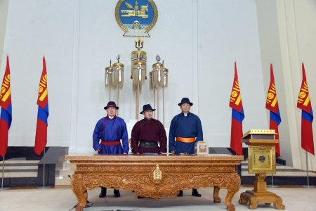 Монгол Улсын Үндсэн хуульд оруулсан нэмэлт, өөрчлөлтийн уг эхийг Монгол Улсын Ерөнхийлөгч Х.Баттулга ёсчлон баталгаажууллаа