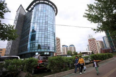 18 иргэн, хуулийн этгээд санаачилгаараа хашаа, хайсаа чөлөөллөө