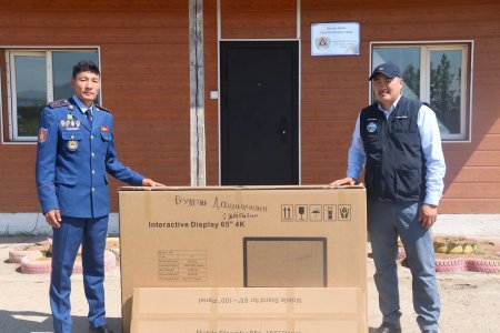 ЭРЭН ХАЙХ АВРАХ БҮЛГИЙН ҮЙЛ АЖИЛЛАГААНД ДЭМЖЛЭГ ҮЗҮҮЛЛЭЭ.