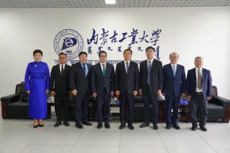 MONGOLIAN EDUCATION OFFICIALS MET WITH INNER MONGOLIA GOVERNMENT DELEGATION