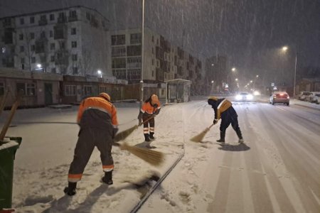 Б.Мөнхцэцэг: Хот тохижилтын 400 гаруй ажилчин ажиллаж, халтиргаа гулгаанаас сэргийлэх арга хэмжээ авч байна