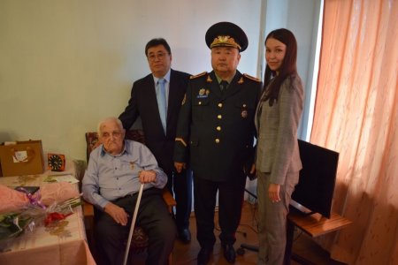 ХАЛХЫН ГОЛЫН БАЙЛДААНД ОРОЛЦСОН 100 НАСТАЙ АХМАД ДАЙЧИНД ХҮНДЭТГЭЛ ҮЗҮҮЛЭВ