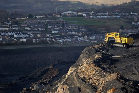 Их Британид 30 жилийн дараа нүүрсний гүний уурхайн үйл ажиллагааг эргэн сэргээхийг зөвшөөрөв