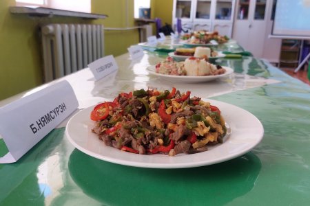 1 жилийн ангиудын дадлагын тайлан хамгаалалт явагдаж байна. 