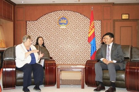 Монгол эрдэмтэд уур амьсгалын өөрчлөлтөөр судалгаа хийх боломжтойг илэрхийллээ