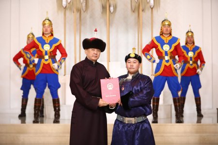 Уяачдад улсын цол хүртээлээ