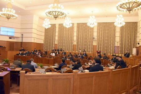 УИХ-ын даргыг огцруулах тухай хуулийн төслийг эцсийн хэлэлцүүлэгт шилжүүллээ