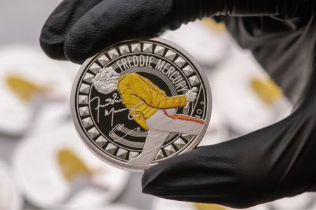 Фредди Меркьюригийн тоглолтын дурсгалд зориулсан зоос гаргажээ