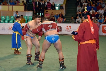 Монгол Улсын харцага О.Хангай түрүүлэв