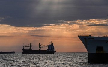 Украины үр тариа тээвэрлэсэн хөлөг онгоцнууд өлсгөлөнд нэрвэгдэхийн ирмэгт байгаа Африкийн иргэдэд хүрч эхэлжээ