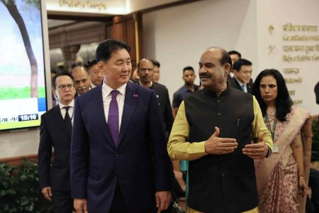 Монгол Улсын Ерөнхийлөгч У.Хүрэлсүхэд Бүгд Найрамдах Энэтхэг Улсын Парламентын Доод танхимын дарга Ом Бирла бараалхав