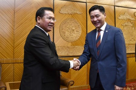 Лаос, Монгол хэлний орчуулагчдыг бэлтгэхэд анхаарч ажиллахыг УИХ дахь парламентын бүлгийн гишүүдээс хүсэв