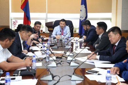 Улаанбаатарын замын түгжрэлийг бууруулах зорилготой бүсчлэл тогтоох асуудлыг хэлэлцэв
