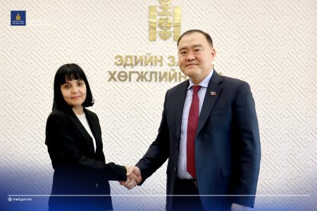 Монгол Улсын Тэргүүн Шадар Сайд бөгөөд Эдийн засаг, хөгжлийн сайд Л.Гантөмөр Унгар Улсаас Монгол Улсад суугаа Онц бөгөөд бүрэн эрхт элчин сайд Борбала Анна Обрушанскиг хүлээн авч уулзлаа