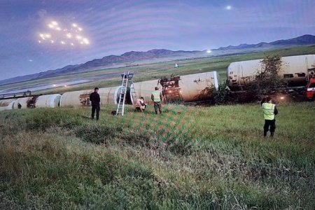 Шатахуун тээвэрлэж яваад унасан галт тэргийг босгож, төмөр замын хөдөлгөөнийг нээжээ