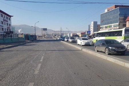 Гурвалжингийн гүүрийн нэг урсгалыг хаасан тул Монос, Таван шарын уулзвар болон Энхтайваны, Нарны гүүрээр явахыг зөвлөж байна