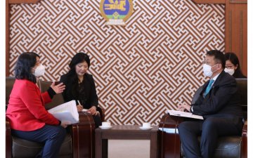 БОЛОВСРОЛЫН САЛБАРТ ШИНЭ ТӨСӨЛ, ХӨТӨЛБӨРҮҮДИЙГ ХЭРЭГЖҮҮЛЭХ САНАЛЫГ АЗИЙН ХӨГЖЛИЙН БАНКИНД ТАВИЛАА