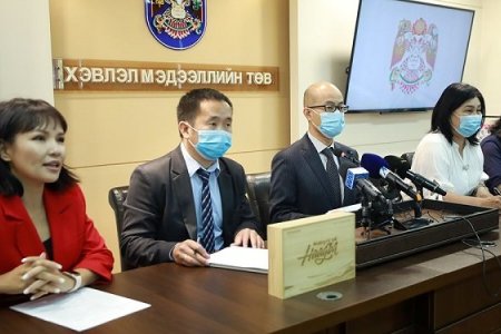 Түрүү бөхөд өгдөг автомашинаа нийслэлийн Эрүүл мэндийн газарт өгөхөөр “Тоёота мотор корпорац” шийдвэрлэжээ