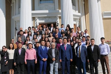 Төсвийн орлого, зарлагыг иргэдэд ойлгомжтой мэдээлэх зорилготой зохион байгууллаа