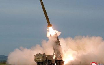 Умард Солонгос Япон руу баллистик пуужин харвана гэж сүрдүүлэв