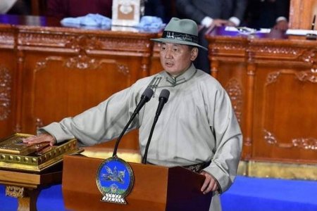 Монгол Улсын зургаа дахь Ерөнхийлөгч УХНААГИЙН ХҮРЭЛСҮХ тангараг өргөлөө