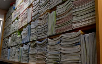 Улсын хэмжээнд бага ангийн 1 сая 800 мянга гаруй сурах бичиг түгээх тендер санхүүжилтгүйн улмаас цуцлагджээ