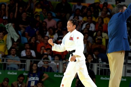 Гавьяат тамирчин Д.Сумъяа Хөдөлмөрийн баатар цол хүртэнэ