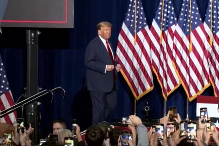 Тус улсын ерөнхийлөгч асан Дональд Трамп Айова мужийн Бүгд Найрамдах намын гишүүдийг хамруулсан санал хураалтад ялалт байгуулжээ