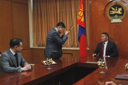 Ерөнхийлөгч Х.Баттулга АНУ-д суугаа Элчин сайдыг эгүүлэн татах асуудлыг зөвшилцөхөөр албан бичиг хүргүүллээ