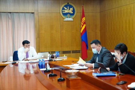 Замын-Үүдийн боомтоор сэлбэг хэрэгсэл, гэр ахуйн бараатай 68 чингэлэг нэвтрүүллээ