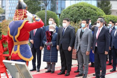 ТӨР, НИЙГМИЙН НЭРТ ЗҮТГЭЛТЭН Ю.ЦЭДЭНБАЛЫН ХӨШӨӨНД ЦЭЦЭГ ӨРГӨЖ, ХҮНДЭТГЭЛ ҮЗҮҮЛЛЭЭ