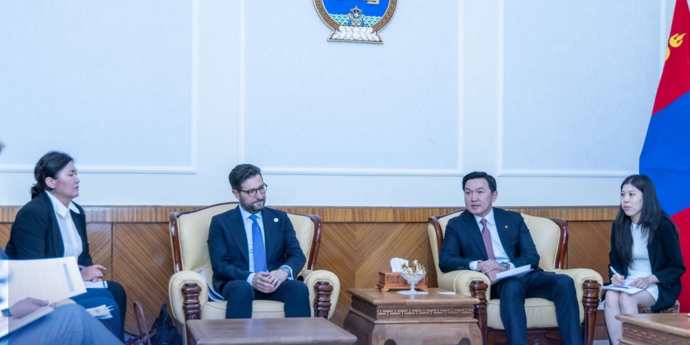 ЕВРОПЫН СЭРГЭЭН БОСГОЛТ, ХӨГЖЛИЙН БАНК ХӨРӨНГӨ ОРУУЛАЛТАА НЭМНЭ.