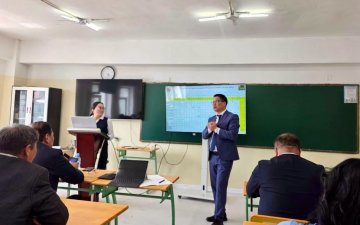 ЕРӨНХИЙ БОЛОВСРОЛЫН СУРГУУЛИЙН АЧААЛЛЫГ БУУРУУЛАХ АЖЛЫН ХҮРЭЭНД НИЙСЛЭЛИЙН СОНГИНОХАЙРХАН, БАЯНГОЛ, ЧИНГЭЛТЭЙ, СҮХБААТАР ДҮҮРГҮҮДЭД АЖЛЫН ХЭСЭГ АЖИЛЛАЛАА