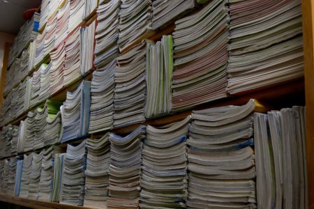 Улсын хэмжээнд бага ангийн 1 сая 800 мянга гаруй сурах бичиг түгээх тендер санхүүжилтгүйн улмаас цуцлагджээ
