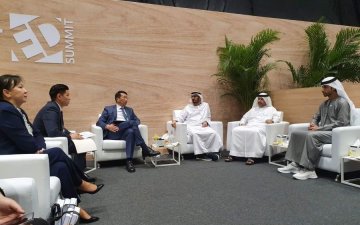 Mongolian and UAE Education Ministers meet during RewirEd summit