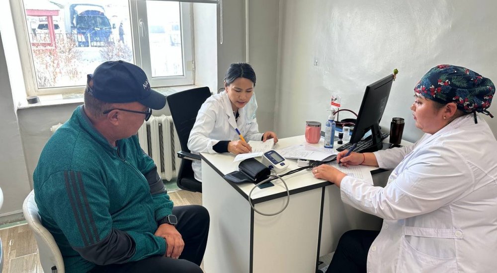 Урьдчилан сэргийлэх эрт илрүүлэх үзлэг, шинжилгээ, оношлогоо Жавхлант,Дулаанхаан тосгоны ЭМТ-үүд 2025.11.12-13 өдрүүдэд зохион байгууллаа.